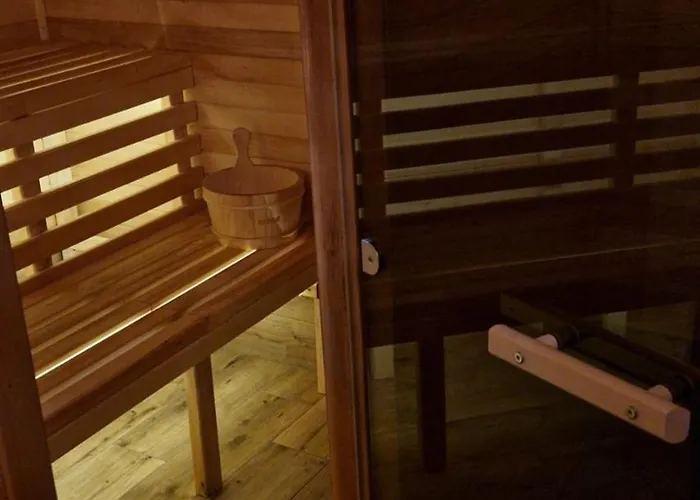 בית נופש Dom Pod Lasem 44 *